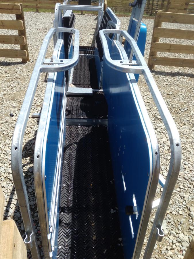 Te Pari Racewell HD4 Sheep Handler installed, Dec 20 Pukerewa Station